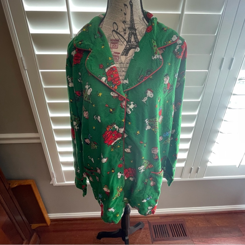 Peanuts Festive Green Pajama Set - Picture 3 of 9